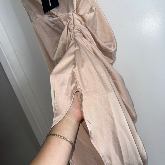 PrettyLittleThing Asymmetrical Off-Shoulder Dress in Cream - Picture 5 of 8